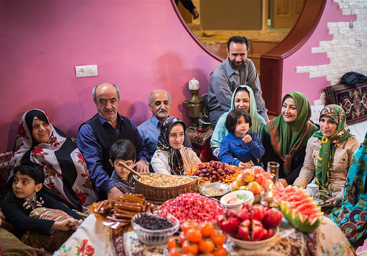 آئینهایی به وسعت باهم بودن؛ از فال «چل سرو» تا هدیه از پشتبام همسایه