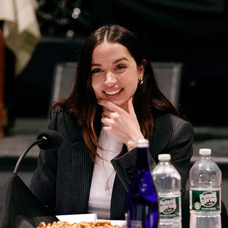 آنا د آرماس, زندگی نامه آنا د آرماس