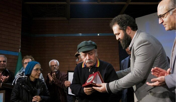 اهدای مدالیوم به ۲ هنرمند پیشکسوت/درددلهای بهزاد فراهانی در «شب نمایشنامهنویس»