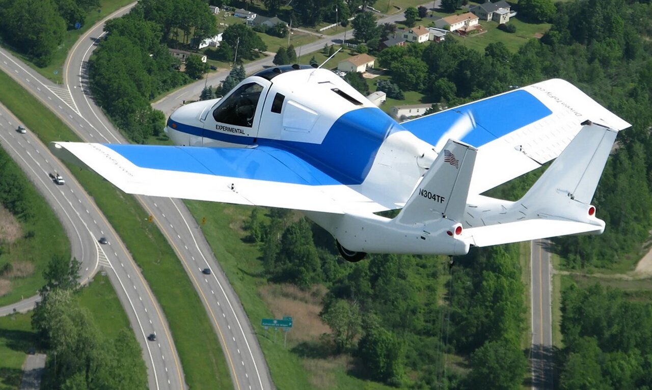 رویای پرواز از روی ترافیک چقدر واقعی است؟ /با «ایر کار» خودروی پرنده جدید آشنا شوید