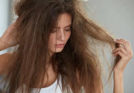 شانه کردن موهای خیس