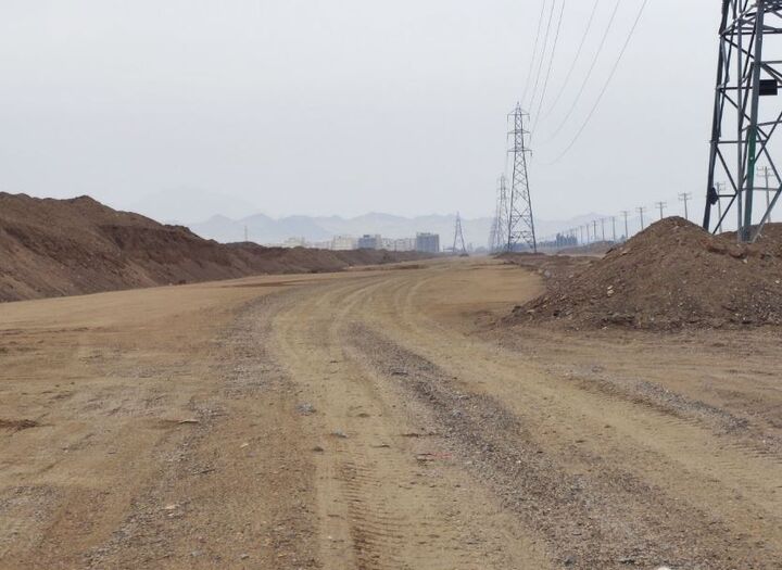 پیشرفت ۳۵ درصدی آماده سازی سایت ۱۳۲ هکتاری طرح نهضت ملی مسکن زاهدان 