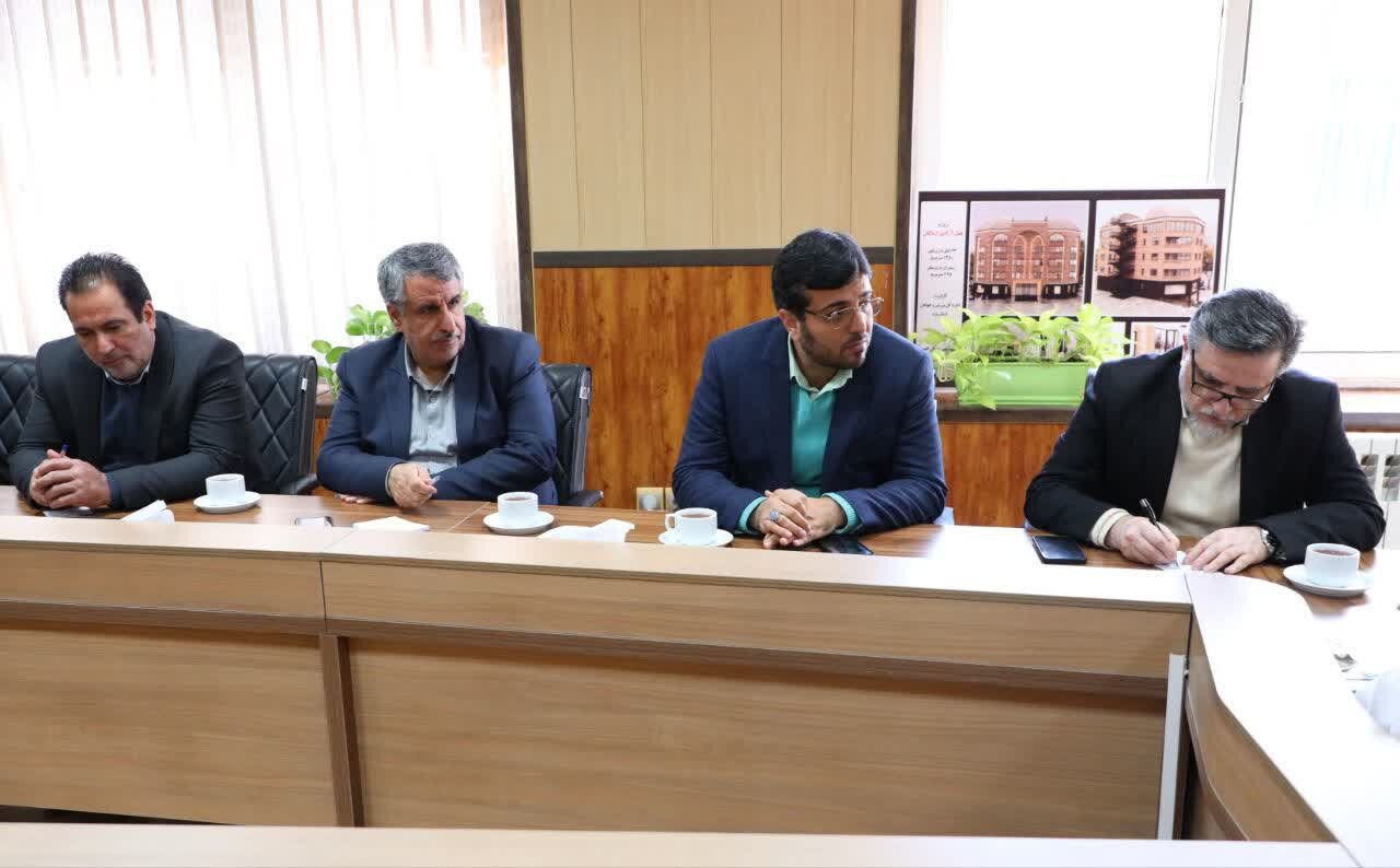 برگزاری نشست بررسی پروژه‌های مسکن و راه شهرستان اردکان