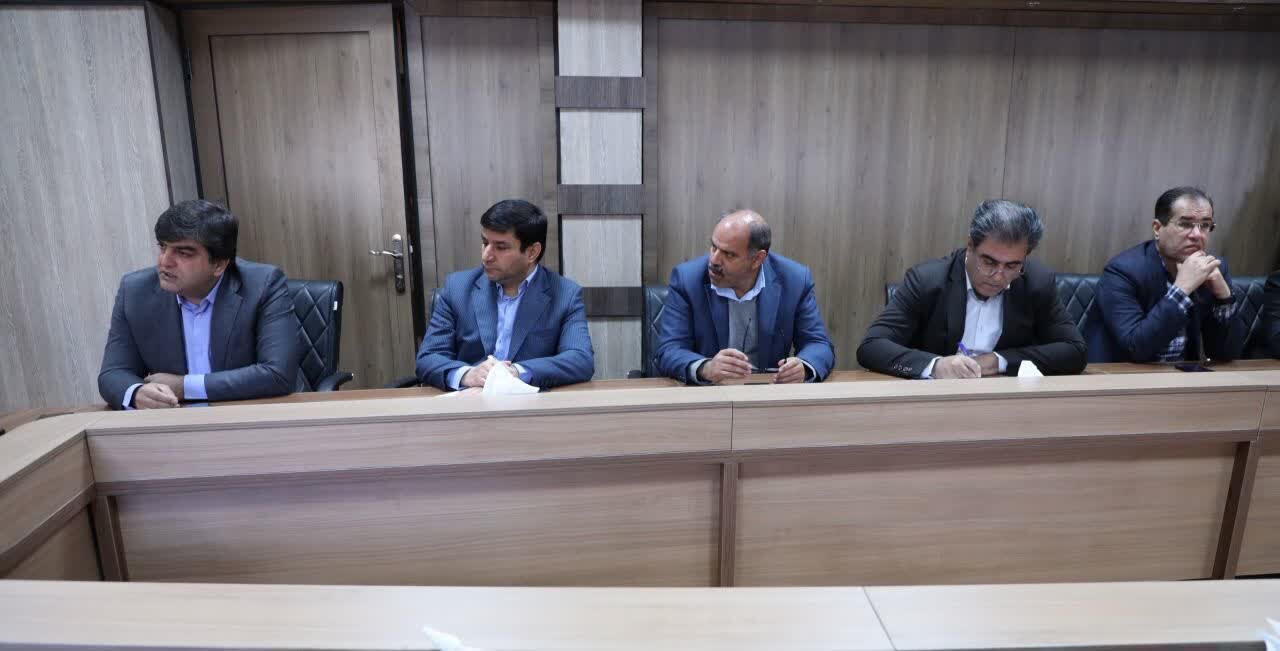 برگزاری نشست بررسی پروژه‌های مسکن و راه شهرستان اردکان