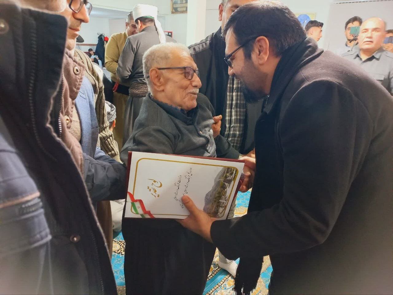 رونمایی از نسخه خطی قرآن استاد سیفالله فتحی در محفل قرآنی امروله