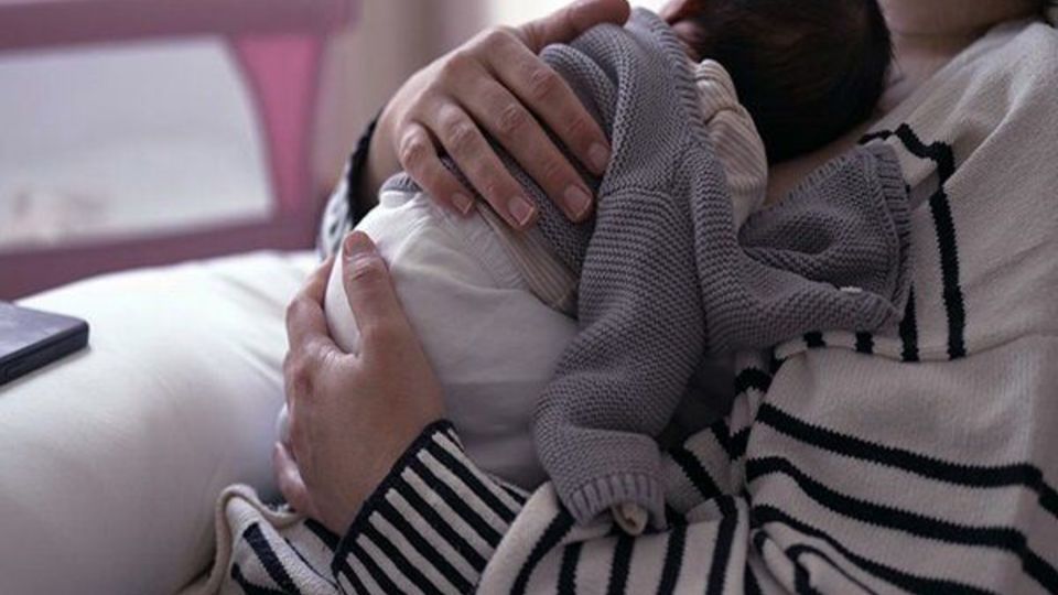 خبرنامه دانشجویان ایران - افسردگی پس از زایمان و چالشهای آن - صاحبخبر