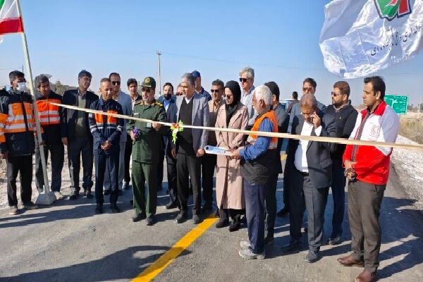 افتتاح پروژه روکش آسفالت محور روستایی کرمی‌ارشاد به تیمورآباد در شهرستان هامون سیستان و بلوچستان