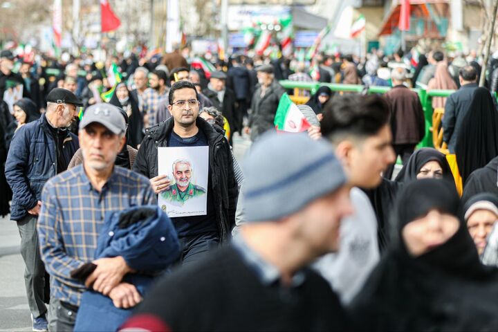 برپایی غرفه وزارت راه و شهرسازی و دستگاه‌های تابعه در مسیر راهپیمایی ۲۲ بهمن