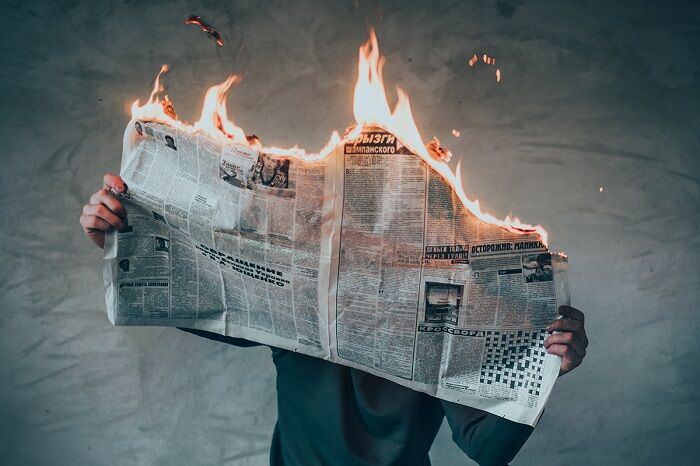 اخبار منفی و دروغ چه تأثیری بر روح و روان جامعه میگذارد؟ - ایرنا زندگی