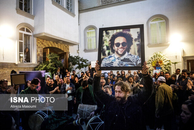 سخنان بهرام افشاری، شهاب حسینی و همایون اسعدیان در یادبود جواد گنجی، از جان‌باختگان اعتراضات دی‌ماه