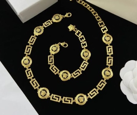 طراحی سرویس طلا ورساچه