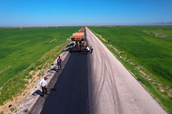 ویدئو| تعریض و بهسازی راه روستایی سمیعا شهرستان دشتستان استان بوشهر