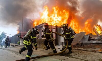 آتش‌سوزی در ساختمان چهارطبقه انقلاب/ ماجرای حادثه چه بود؟