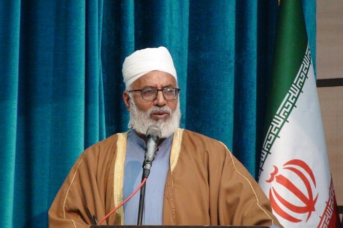 افرا: شیعه و سنی جان خود را فدای وطن می کنند