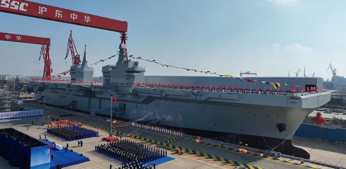 بزرگترین ناو پهپادبر جهان راهی ماموریت شد/ هدف کجاست؟ + تصاویر