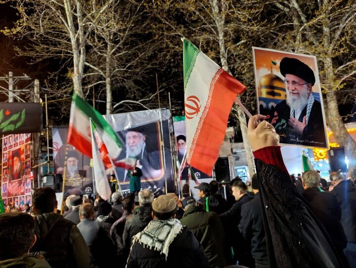 حضور پرشور مردم دارالشهدای آران و بیدگل در تجمعات شبانه