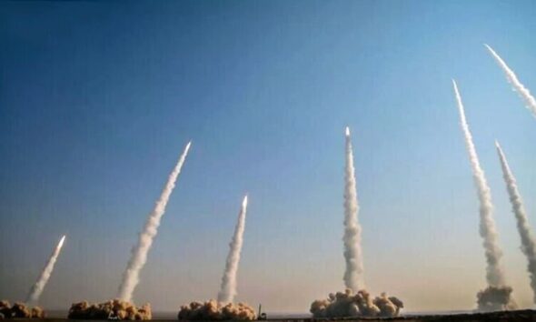 حملات موشکی صبحگاهی ایران و حزب الله به اراضی اشغالی/ آژیر خطر در حیفا به صدا در آمد