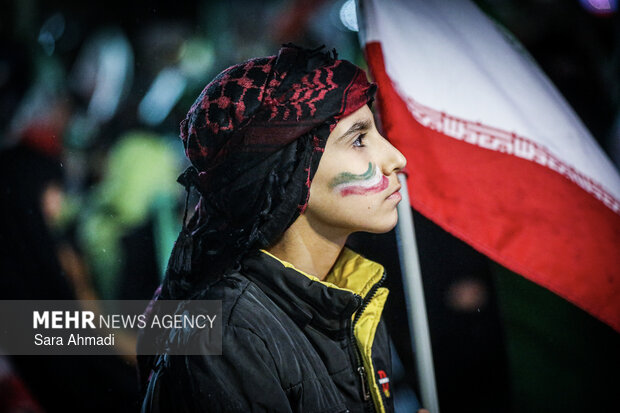 شکوه و اقتدار ملی مردم مشهد در پنجاه و یکمین شب در خیابان ها