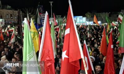 مردم چادگان همچنان در میدان