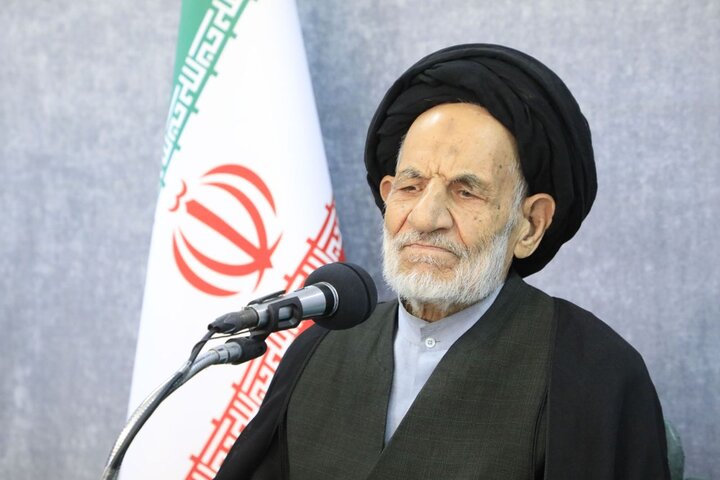 آیت‌الله عبادی: تحریم‌های داخلی از فشارهای خارجی خطرناک‌تر است