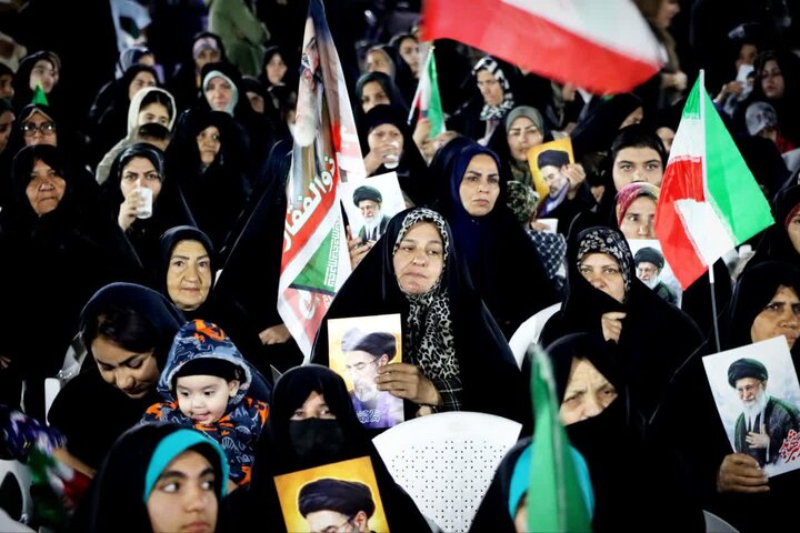 اجتماع پرشور ساوجی‌ها در هفتاد و یکمین شب بیعت با ولایت فقیه