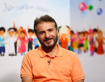 از هر دو طرف فحش خوردم اما حرف دلم را می‌زنم / کسی که حمله خارجی به ایران را تشویق کند، ایرانی نیست