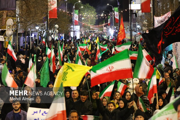 زنجانی‌ها همچنان پای کار نظام مقدس جمهوری اسلامی ایران