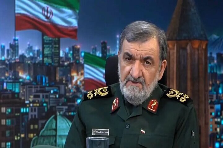 سرلشکر رضایی: ما در مذاکره جدی و در دفاع جدی تر هستیم