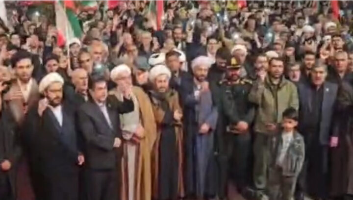 طنین فریاد «حیدرحیدر» مردم خوی در تجمع شبانه