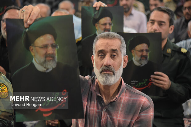 مشهد در سوگ رئیس جمهور شهید
