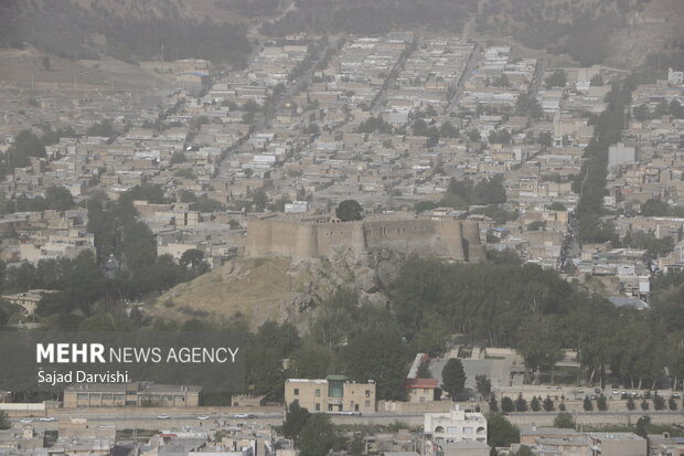 نفوذ دوباره گردوغبار به آسمان لرستان از روز پنج‌شنبه
