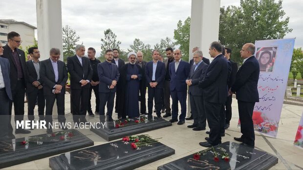وزیر علوم وارد گیلان شد