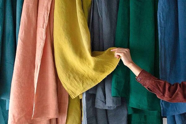 چه پارچه‌هایی برای فصل بهار مناسب‌ترند؟