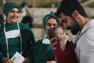 اکران «نیم‌شب» در میدان ولیعصر با حضور هندی‌ها