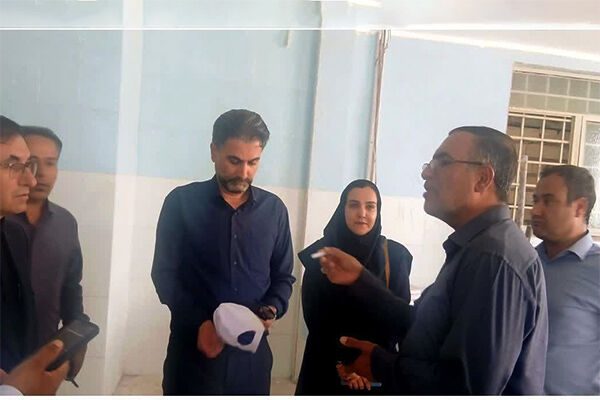 بازدید مدیرکل راه و شهرسازی جنوب کرمان و نماینده مجلس از استخر منوجان/ تأمین اعتبار پروژه در دستور کار