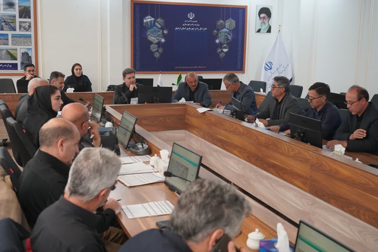 بررسی ۲۵ پرونده در کارگروه زیربنایی و توسعه استان اردبیل