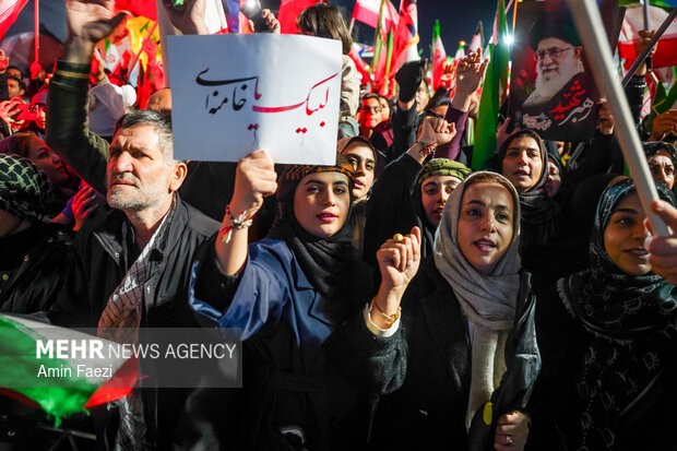 حضور آگاهانه مردم در خیابان‌ها توطئه های دشمن را خنثی کرد