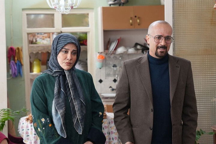 شوخی با رئیسجمهور در «صفا با خانواده» شوخی با رئیس جمهور خط قرمز نیست/ تلاش کردیم داغ جنگ برای مخاطب کم شود