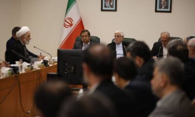 عارف: فرماندهی رهبر انقلاب و وفاداری پزشکیان به نظام بی‌نظیر است