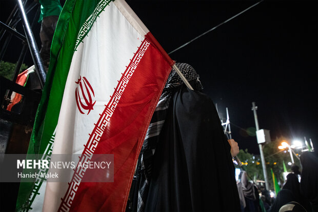 آوج در شب ۱۴۳؛ تداوم اجتماع مردمی در مسیر وحدت و همبستگی