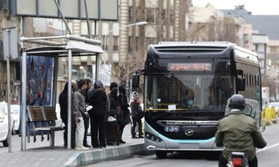 حادثه در خیابان ولیعصر / تصادف اتوبوس تندرو با خودروهای امدادی دردسر ساز شد