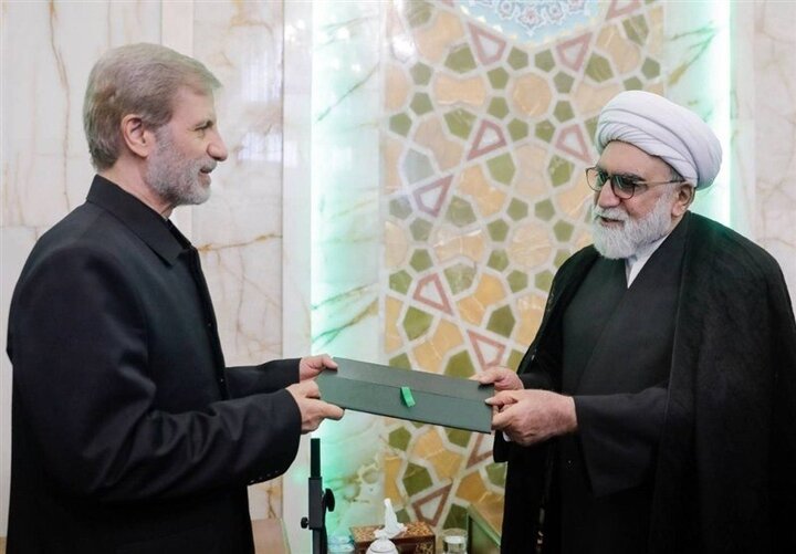 ‏ فرمانده کل ارتش خادم حرم امام رضا (ع) شد