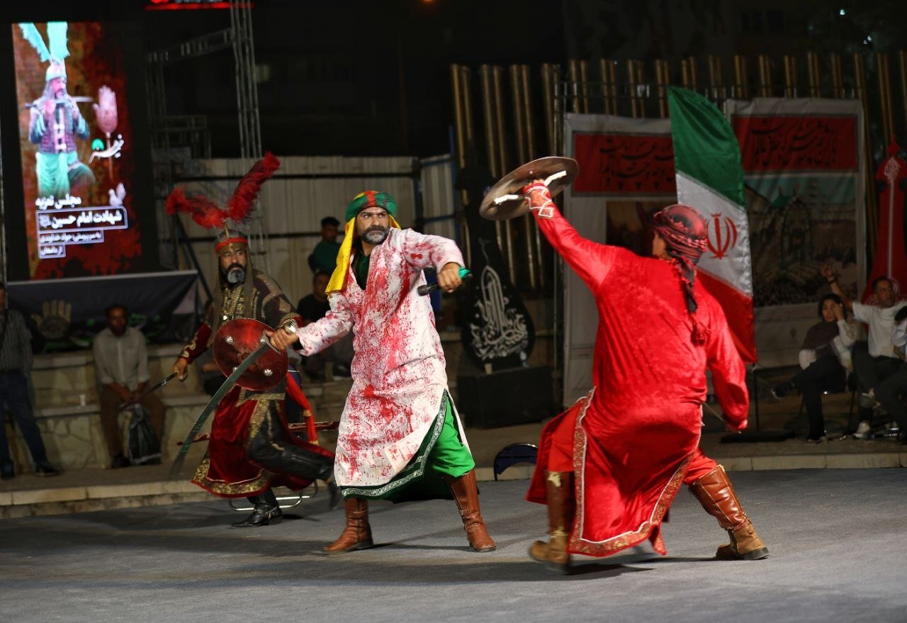 ملکالشعرای تعزیه ایران ؛ روایت یک خاندان ۱۰۰ ساله از هنر سنتی/ سعید بیابانکی: شعر فارسی، «شهید» بسیار داده است ملکالشعرای تعزیه ایران؛ روایت یک خاندان ۱۰۰ ساله از هنر تعزیه/ سعید بیابانکی: شعر فارسی، «شهید» بسیار داده است