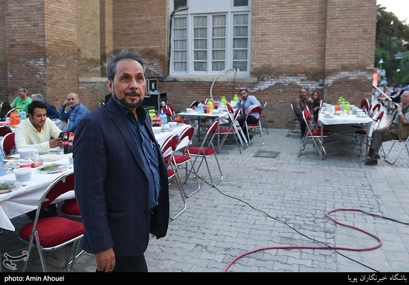 نشان خانه تئاتر به مجید قناد اعطا می‌شود