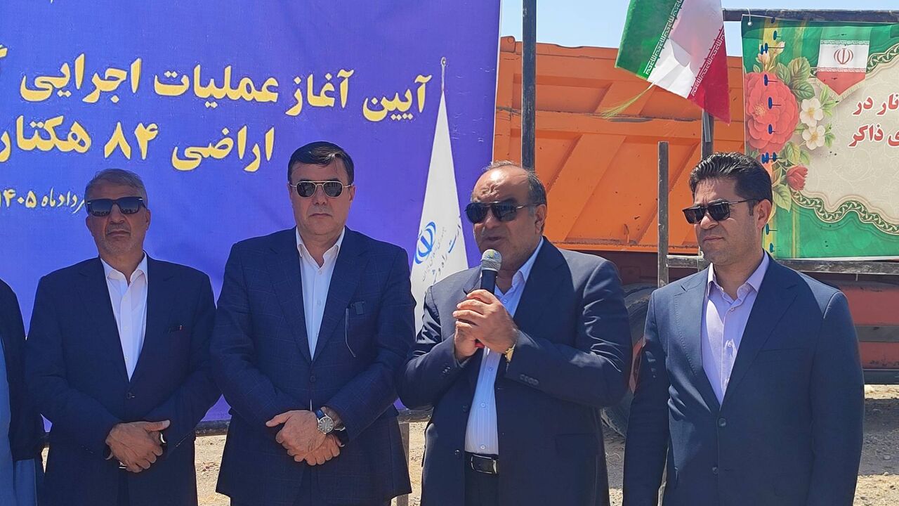 آغاز عملیات آماده‌سازی سایت ۸۴ هکتاری شهرستان انار کرمان/ ۳۰۰۰ خانواده صاحب زمین مسکونی می‌شوند 