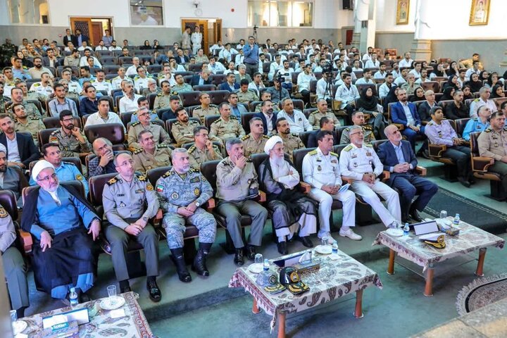 آیین گرامیداشت روز پزشک در دانشگاه علوم پزشکی ارتش برگزار شد