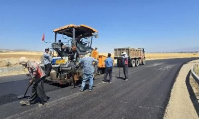 انجام تعریض و روکش آسفالت محور ابهر-آرامستان رضا با بیش از ۲ کیلومتر