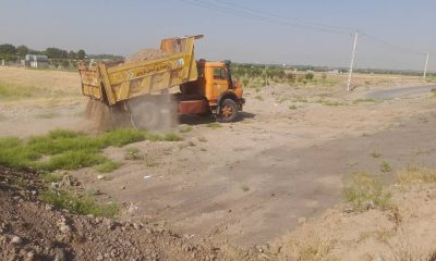 ببینید/ اجرای عملیات خاکبرداری، تسطیح و رگلاژ شانه راه محور کنارگذر توسط راهداران شهرستان قزوین در استان قزوین