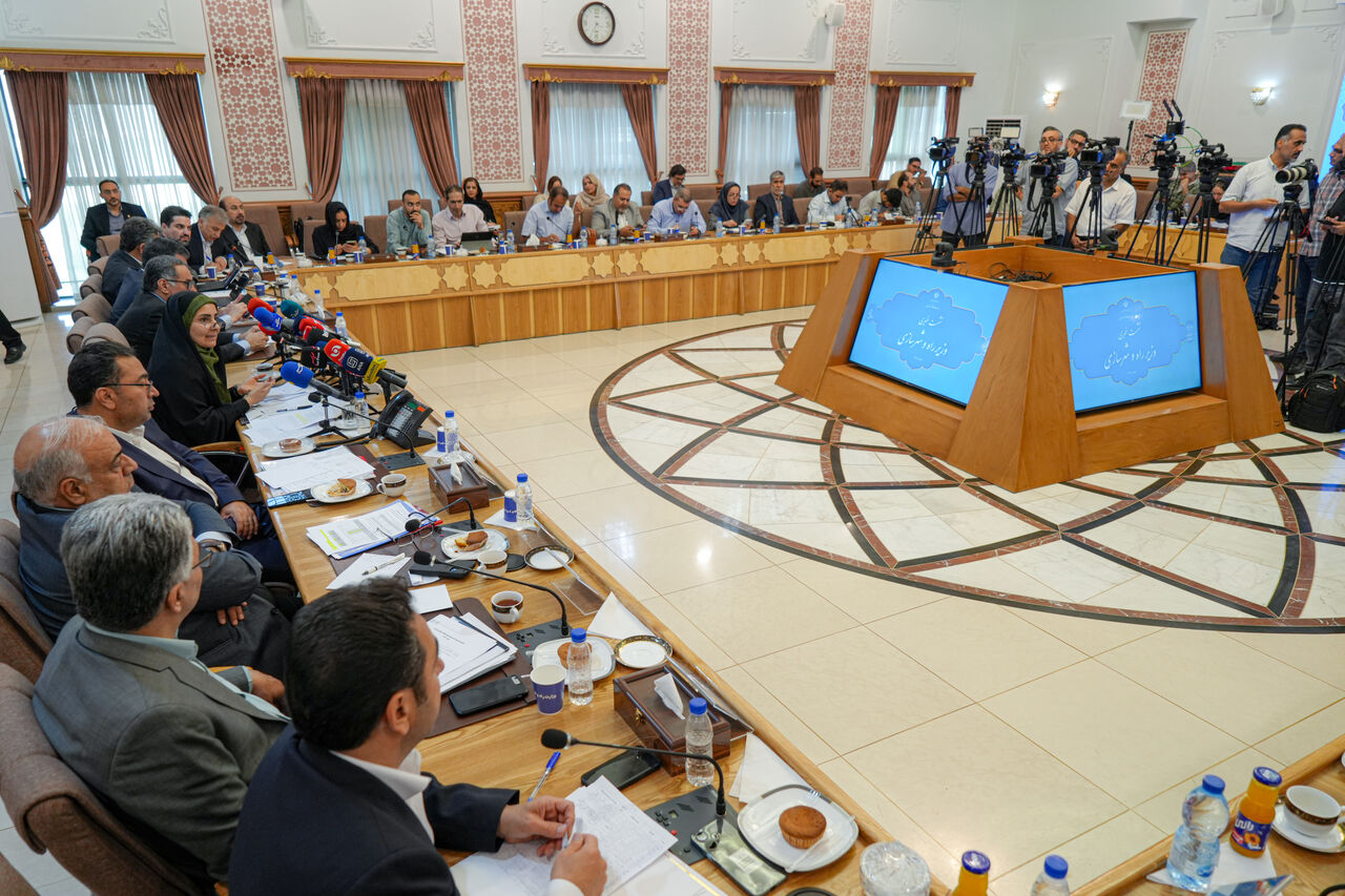 ببینید| نشست خبری فرزانه صادق وزیر راه وشهرسازی با خبرنگاران (۲)