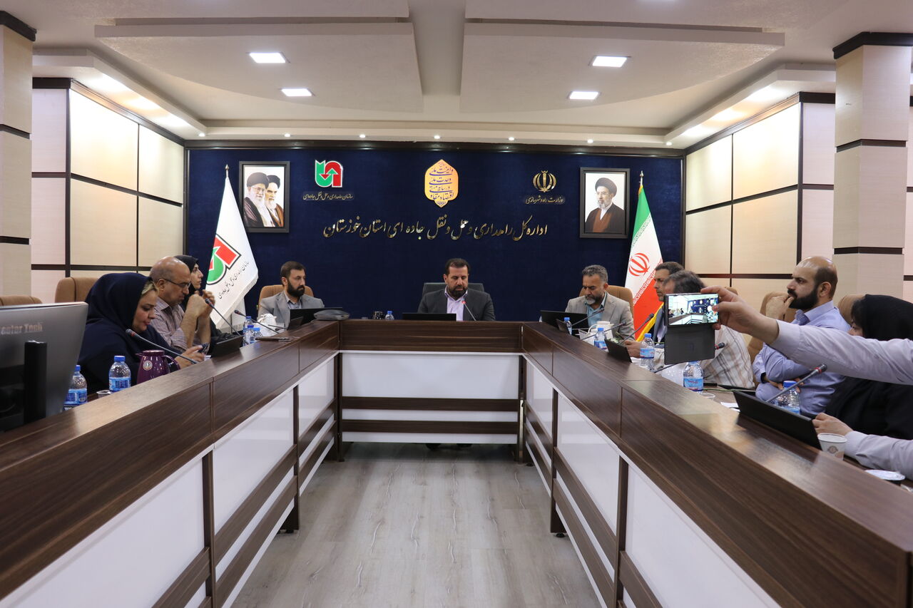 ببینید| نشست خبری مدیرکل، معاونان و روسای ستادی اداره کل راهداری و حمل و نقل جاده ای خوزستان